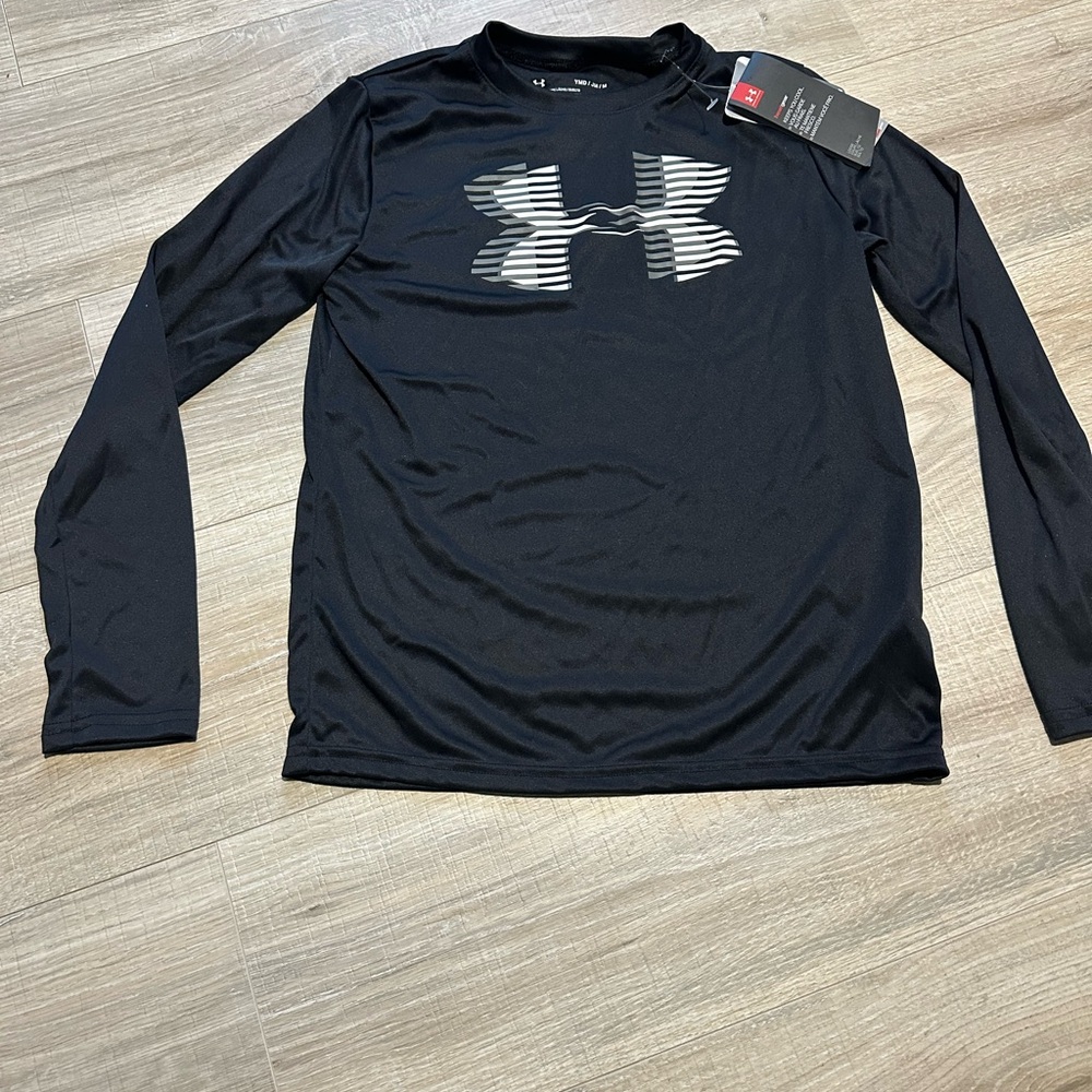 Under Armour youth size Medium Black Long Sleeve Tee